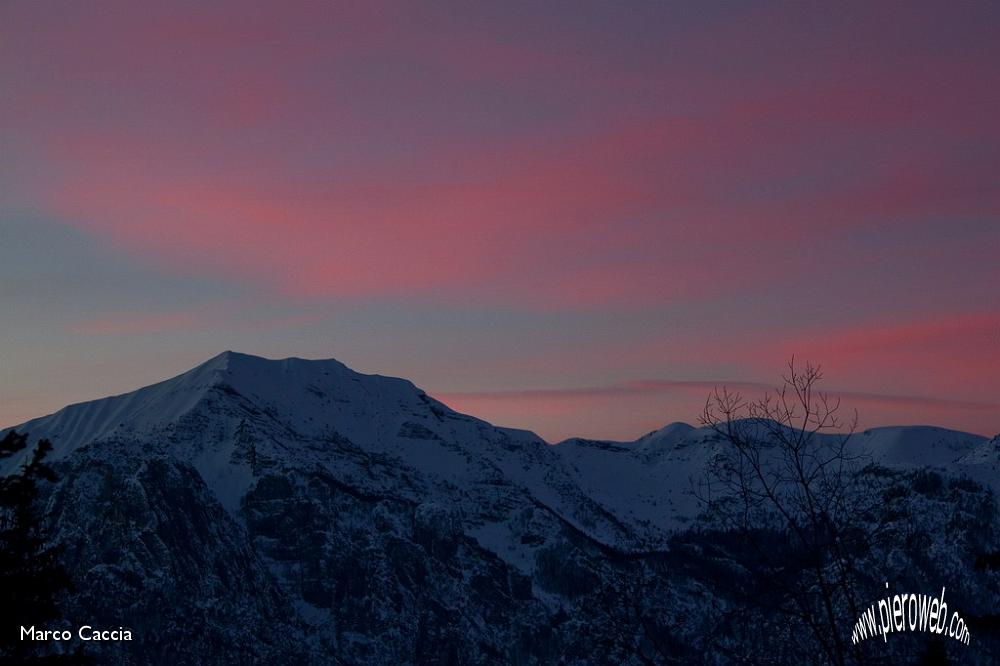 01_Nuvole rosse sopra il Baciamorti.JPG